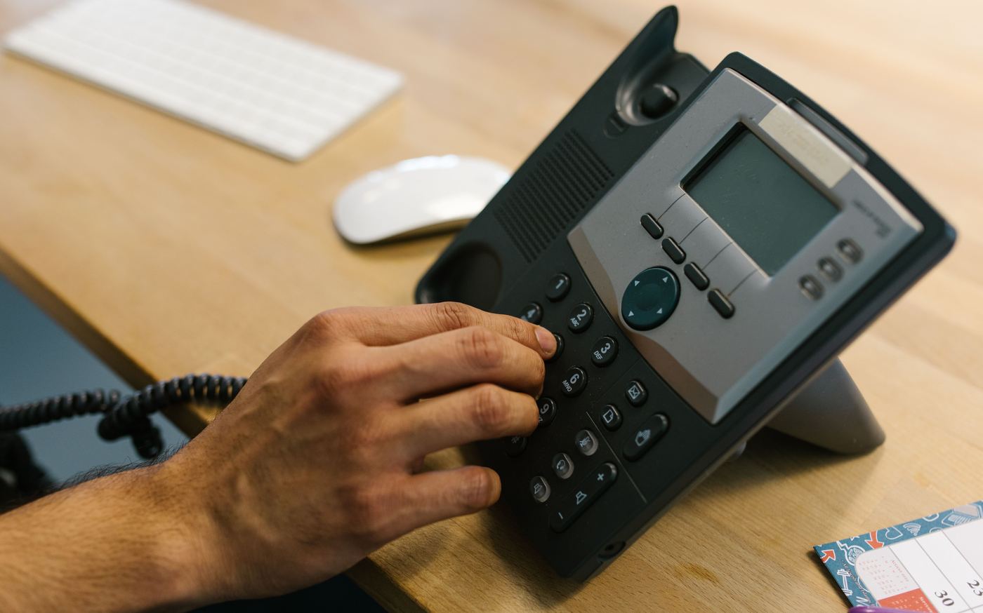 Appel téléphonique vers MJ Energy Solutions